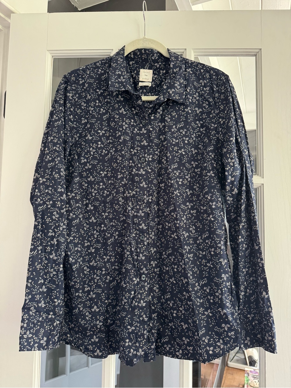GAP Women's Navy Blue Floral Button-Down Shirt